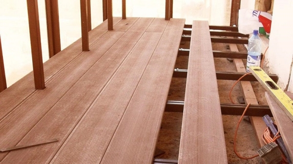 Балкон в деревянном доме: как сделать своими руками Балкон в деревянном доме: как сделать своими руками