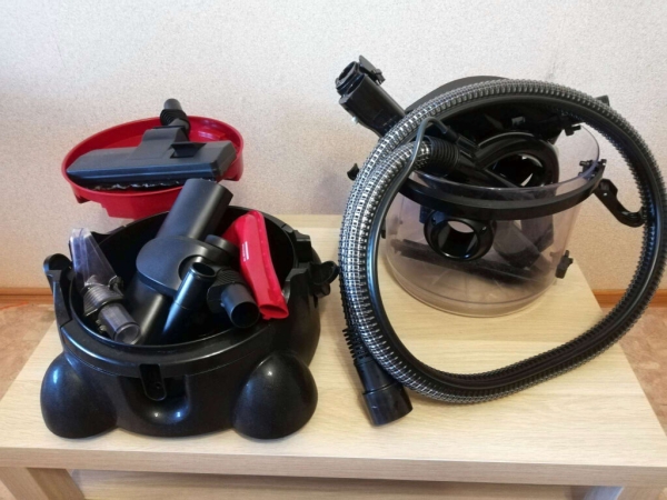 Мыть окна моющим пылесосом: можно ли использовать прибор для чистки стекол, как правильно им пользоваться? Мыть окна моющим пылесосом: можно ли использовать прибор для чистки стекол, как правильно им пользоваться?