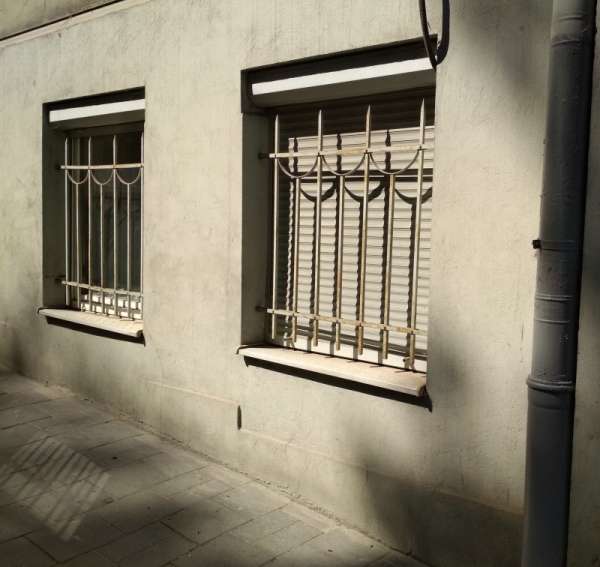 Решетки на окна — 105 фото лучших вариантов защиты окон и балконов Решетки на окна — 105 фото лучших вариантов защиты окон и балконов