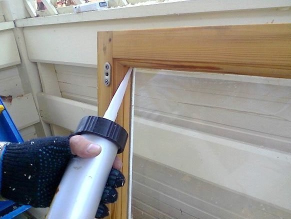 Как утеплить пластиковые окна если продувает своими руками