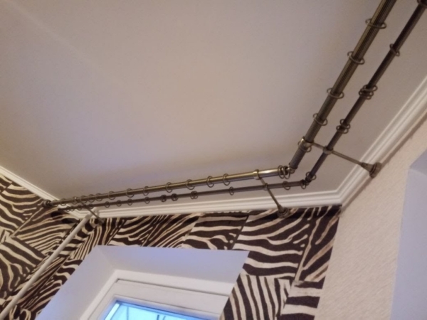 Выбор карниза для эркера: фото, какие варианты подходят для эркерных окон Выбор карниза для эркера: фото, какие варианты подходят для эркерных окон