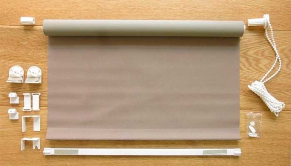 Рулонные шторы День Ночь на пластиковые окна: описание, установка