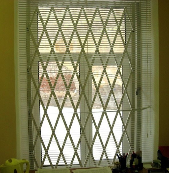 Установка решеток на окна — виды и способы крепления, варианты Установка решеток на окна — виды и способы крепления, варианты