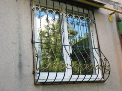 Решетки на окна — 100 фото готовых решений Решетки на окна — 100 фото готовых решений