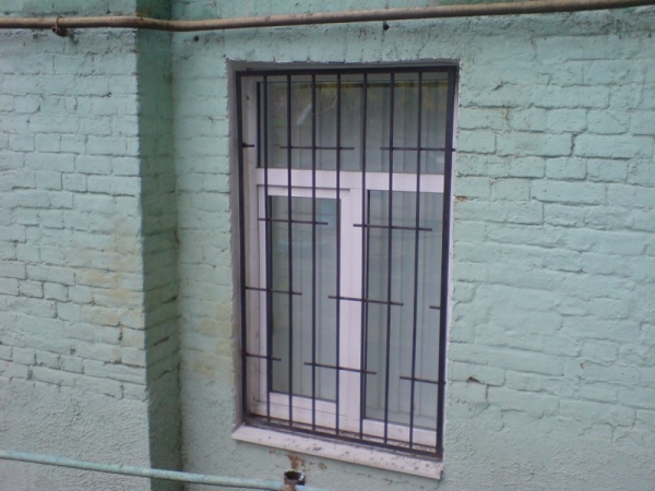 Решетки на окна — 105 фото лучших вариантов защиты окон и балконов Решетки на окна — 105 фото лучших вариантов защиты окон и балконов