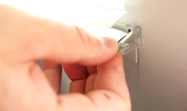 Установка жалюзи на пластиковое окно: пошаговое руководство