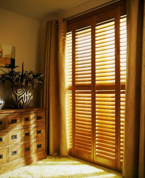 Перегородка жалюзи: виды, функции, применение Перегородка жалюзи: виды, функции, применение