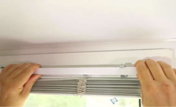 Установка жалюзи на пластиковое окно: пошаговое руководство