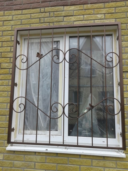 Решетки на окна — 105 фото лучших вариантов защиты окон и балконов Решетки на окна — 105 фото лучших вариантов защиты окон и балконов