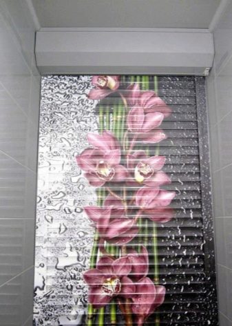 Рольставни в туалет (70 фото): жалюзи для сантехнического шкафа за унитазом, роллеты с печатью, установка и демонтаж своими руками