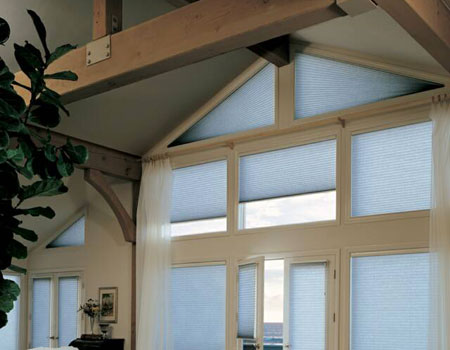 Жалюзи для зимнего сада: разновидности уличных жалюзи Жалюзи для зимнего сада: разновидности уличных жалюзи