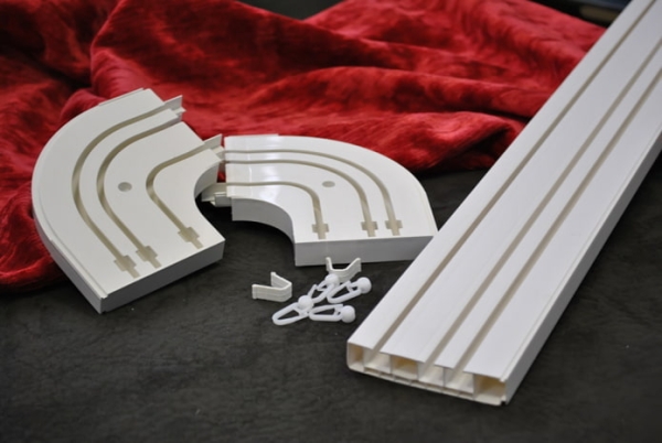 Выбор карниза для эркера: фото, какие варианты подходят для эркерных окон Выбор карниза для эркера: фото, какие варианты подходят для эркерных окон