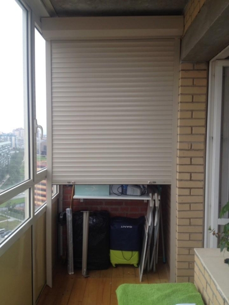 Рольставни на балкон или лоджию &mdash; монтаж шкафа своими руками