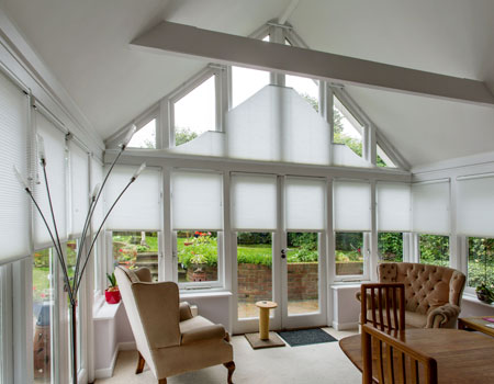 Жалюзи для зимнего сада: разновидности уличных жалюзи Жалюзи для зимнего сада: разновидности уличных жалюзи