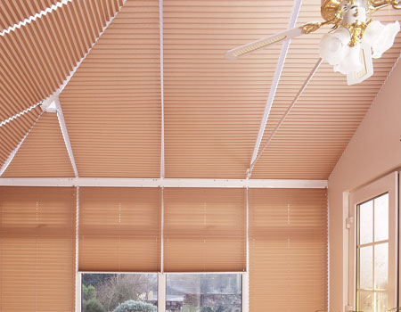 Жалюзи для зимнего сада: разновидности уличных жалюзи Жалюзи для зимнего сада: разновидности уличных жалюзи