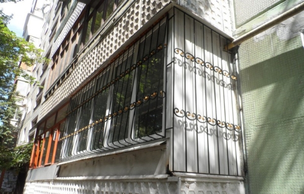 Решетки на окна — 105 фото лучших вариантов защиты окон и балконов Решетки на окна — 105 фото лучших вариантов защиты окон и балконов