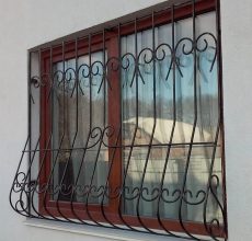 Установка решеток на окна: варианты конструкций и схема установки