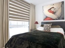 Жалюзи в спальню (75 фото): выбираем на пластиковые окна вертикальные и горизонтальные жалюзи Жалюзи в спальню (75 фото): выбираем на пластиковые окна вертикальные и горизонтальные жалюзи