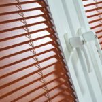 Какие жалюзи выбрать для пластиковых окон (40 фото) Какие жалюзи выбрать для пластиковых окон (40 фото)