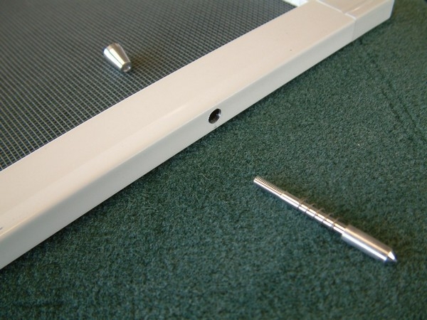 Как установить москитную сетку на окно своими руками Как установить москитную сетку на окно своими руками