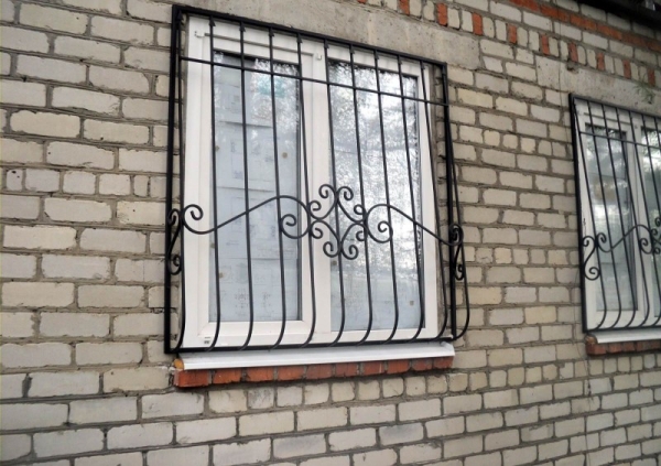 Решетки на окна — 100 фото готовых решений Решетки на окна — 100 фото готовых решений