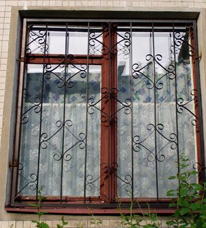 Установка решеток на окна: варианты конструкций и схема установки