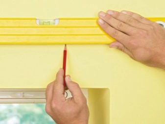 Как установить жалюзи горизонтальные на пластиковые окна (70 фото): как повесить на потолок, монтаж на стену и створку без сверления Как установить жалюзи горизонтальные на пластиковые окна (70 фото): как повесить на потолок, монтаж на стену и створку без сверления