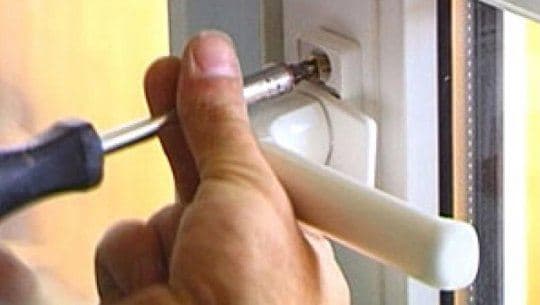 Как снять подоконник с пластикового окна Как снять подоконник с пластикового окна