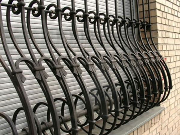 Установка решеток на окна: варианты конструкций и схема установки