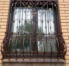 Установка решеток на окна: варианты конструкций и схема установки