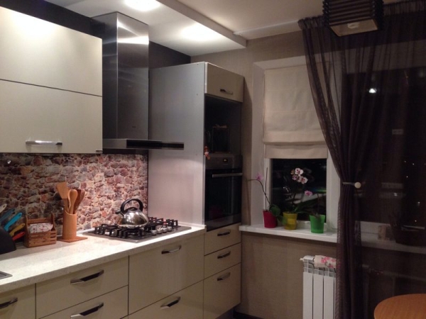 Как правильно выбрать римские шторы на кухню, фото в интерьере, видео Как правильно выбрать римские шторы на кухню, фото в интерьере, видео