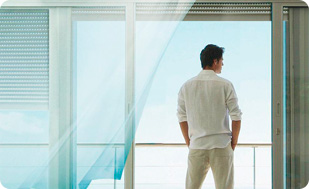 Рольставни на балкон или лоджию &mdash; монтаж шкафа своими руками