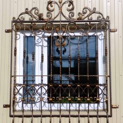 Установка решеток на окна: варианты конструкций и схема установки