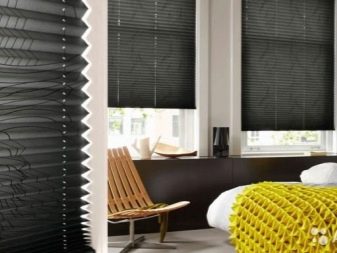 Жалюзи в спальню (75 фото): выбираем на пластиковые окна вертикальные и горизонтальные жалюзи Жалюзи в спальню (75 фото): выбираем на пластиковые окна вертикальные и горизонтальные жалюзи