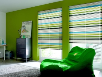 Жалюзи в спальню (75 фото): выбираем на пластиковые окна вертикальные и горизонтальные жалюзи Жалюзи в спальню (75 фото): выбираем на пластиковые окна вертикальные и горизонтальные жалюзи