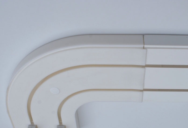 Выбор карниза для эркера: фото, какие варианты подходят для эркерных окон Выбор карниза для эркера: фото, какие варианты подходят для эркерных окон