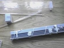 Как установить жалюзи горизонтальные на пластиковые окна (70 фото): как повесить на потолок, монтаж на стену и створку без сверления Как установить жалюзи горизонтальные на пластиковые окна (70 фото): как повесить на потолок, монтаж на стену и створку без сверления