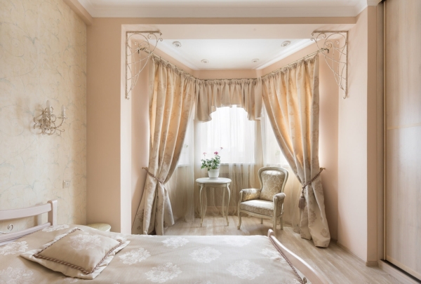 Выбор карниза для эркера: фото, какие варианты подходят для эркерных окон Выбор карниза для эркера: фото, какие варианты подходят для эркерных окон