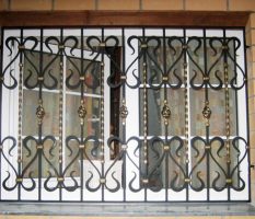 Установка решеток на окна: варианты конструкций и схема установки