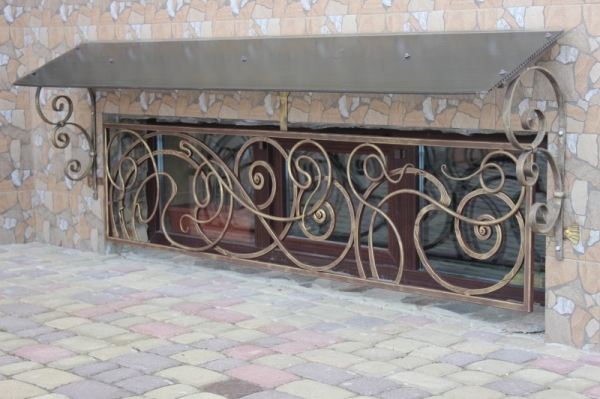 Решетки на окна — 105 фото лучших вариантов защиты окон и балконов Решетки на окна — 105 фото лучших вариантов защиты окон и балконов