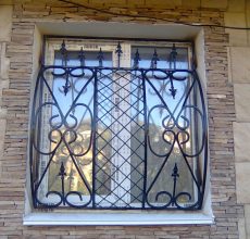 Установка решеток на окна: варианты конструкций и схема установки