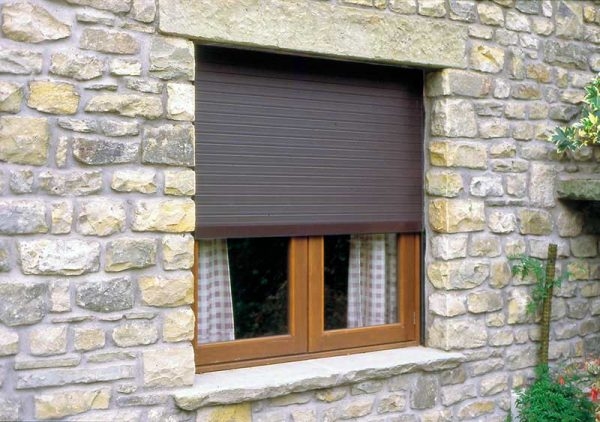 Установить рольставни по правилам: виды рольставень и советы по монтажу Установить рольставни по правилам: виды рольставень и советы по монтажу