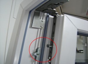 Как смазать пластиковые окна: самостоятельно, смазка для оконной фурнитуры Как смазать пластиковые окна: самостоятельно, смазка для оконной фурнитуры