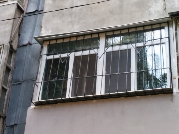 Решетки на окна — 100 фото готовых решений Решетки на окна — 100 фото готовых решений