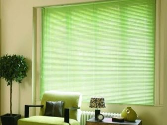 Как установить жалюзи горизонтальные на пластиковые окна (70 фото): как повесить на потолок, монтаж на стену и створку без сверления Как установить жалюзи горизонтальные на пластиковые окна (70 фото): как повесить на потолок, монтаж на стену и створку без сверления