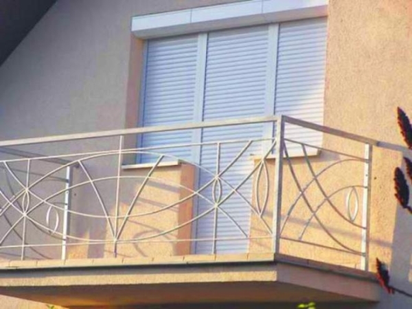 Рольставни на балкон или лоджию &mdash; монтаж шкафа своими руками