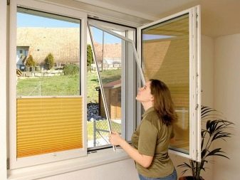 Москитные сетки на пластиковые окна и двери Москитные сетки на пластиковые окна и двери