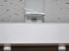 Как установить жалюзи горизонтальные на пластиковые окна (70 фото): как повесить на потолок, монтаж на стену и створку без сверления Как установить жалюзи горизонтальные на пластиковые окна (70 фото): как повесить на потолок, монтаж на стену и створку без сверления