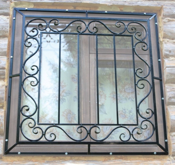 Решетки на окна — 100 фото готовых решений Решетки на окна — 100 фото готовых решений