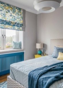 Жалюзи в спальню (75 фото): выбираем на пластиковые окна вертикальные и горизонтальные жалюзи Жалюзи в спальню (75 фото): выбираем на пластиковые окна вертикальные и горизонтальные жалюзи